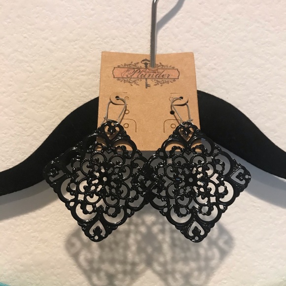 Dress with Earlings - Picture 4 of 5